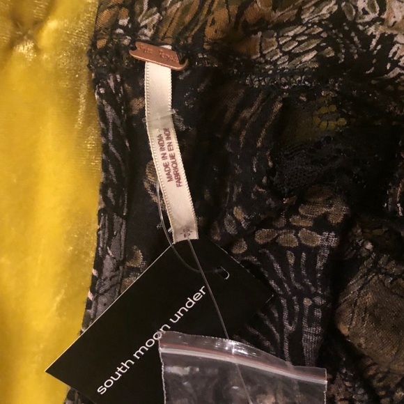 OPEN TO OFFERS Free People Patterned Lace Top - Picture 2 of 4